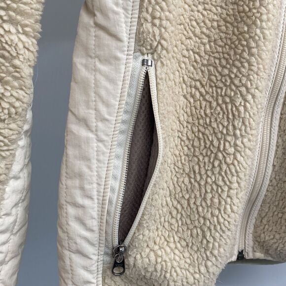 Patagonia Sherpa Jacket Women’s Size Small Tan Color - Picture 3 of 10
